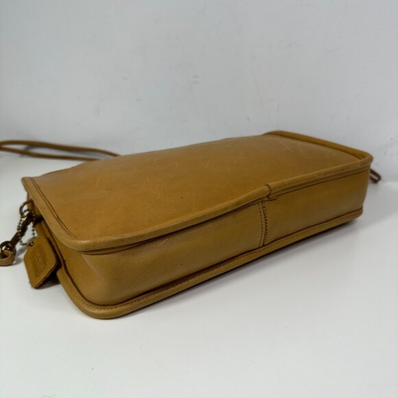 COACH Basic Bag #9455 Tan Leather Vintage 1970s Zippered Clutch Shoulder Bag - Picture 10 of 16